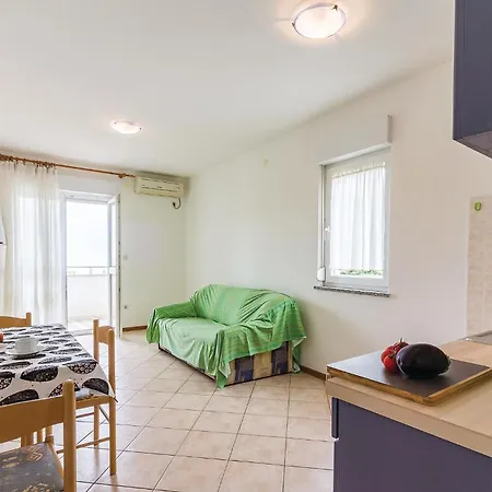 Apartman Front In With House Sea View *