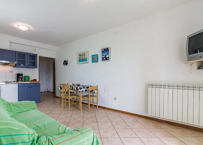 דירה 1 Bedroom Stunning In פולה